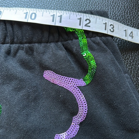 Queen Of Sparkles Short Black Outlined Hibiscus Embellished Sequin Sz XS - Picture 8 of 9